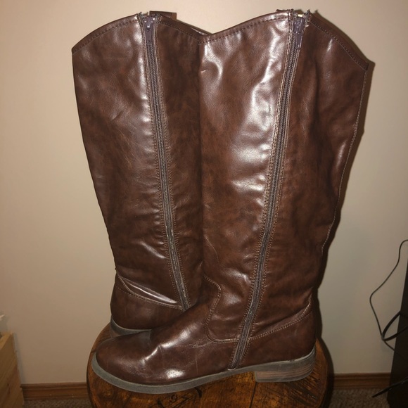 Brown Riding Boots - Picture 3 of 6